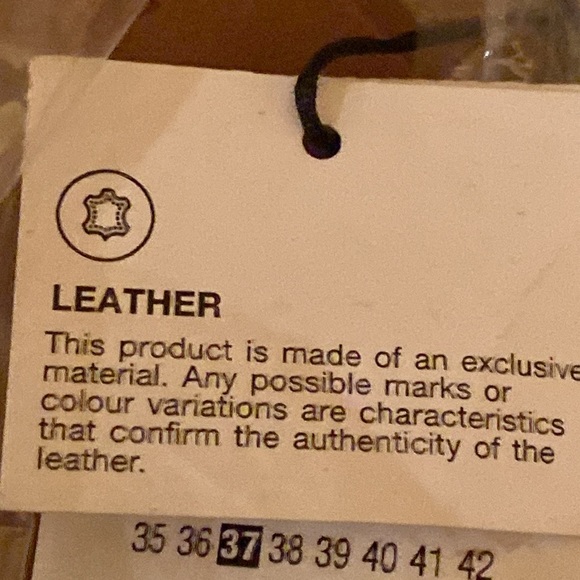 NWT. Zara Sandy Brown Studded Flat Suede Sandals. Size 6,5. - Picture 9 of 10